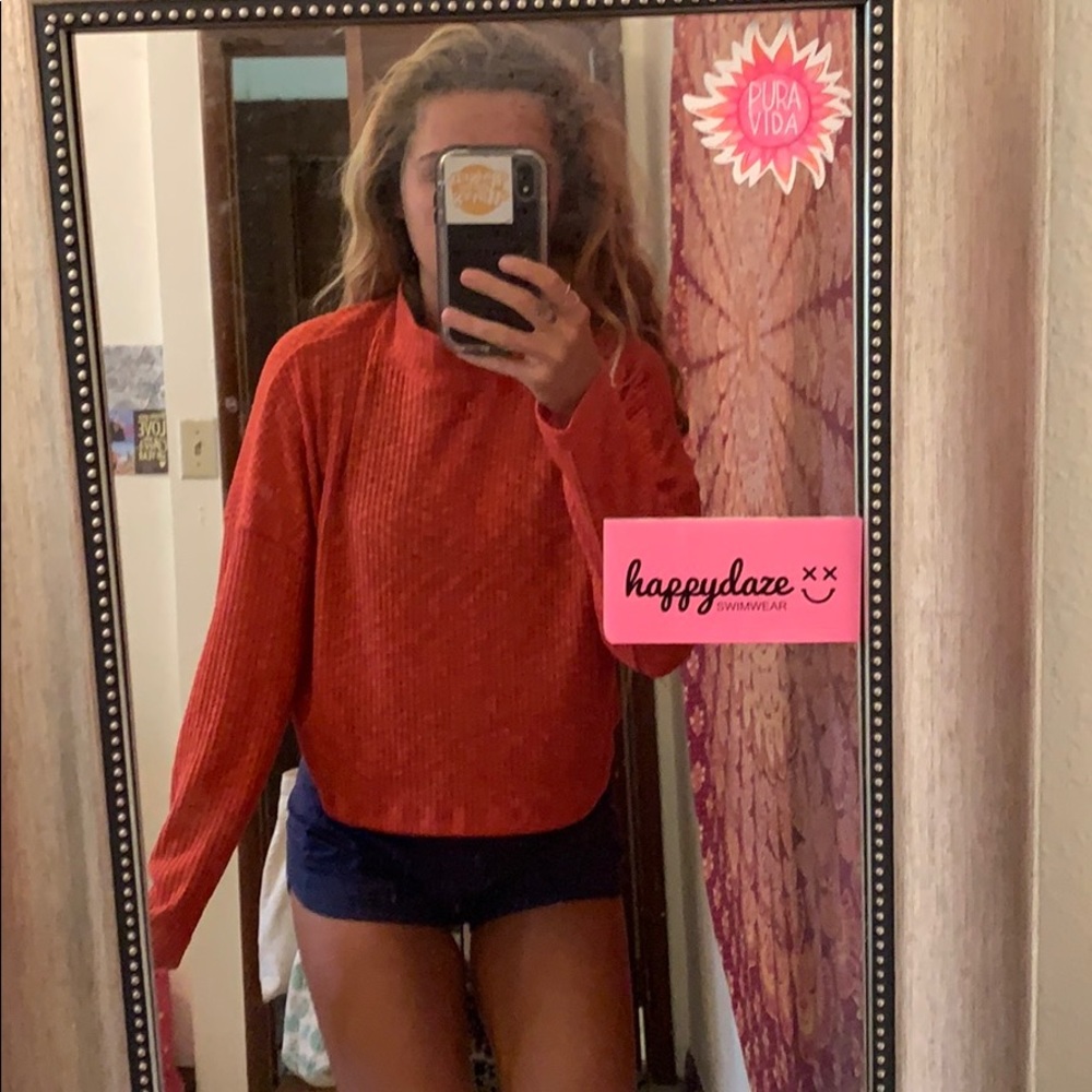 Cute crop turtle neck